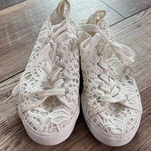 DB Women's White Crochet Lace-Up Sneakers